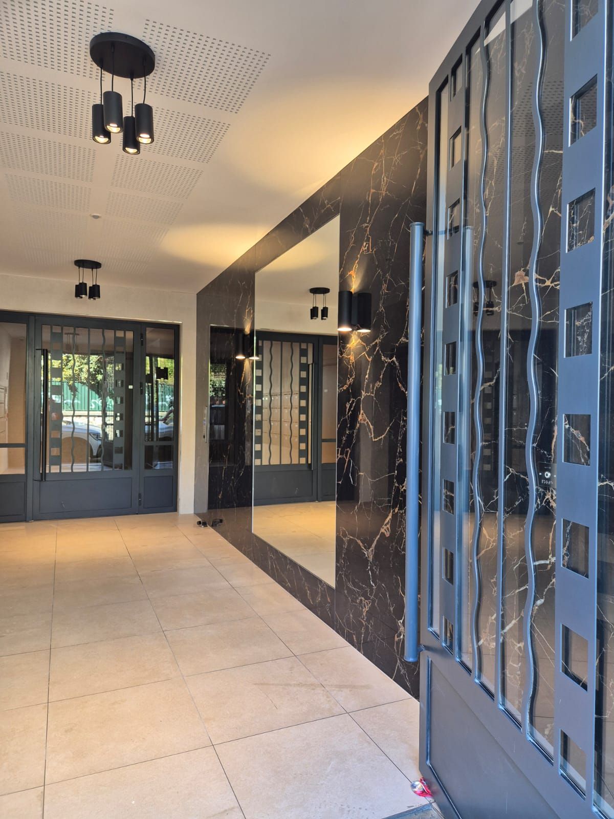 Hall_Verrecchia